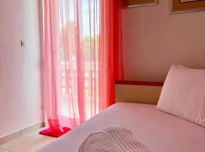 Heaven's Door- Maisonette *